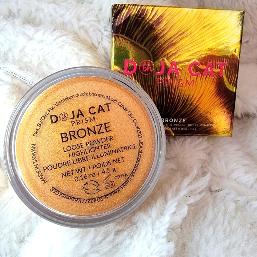 ⏬️CLEARANCE BH Cosmetics Doja Cat Highlighter in Bronze 💥LIMITED EDITION💥